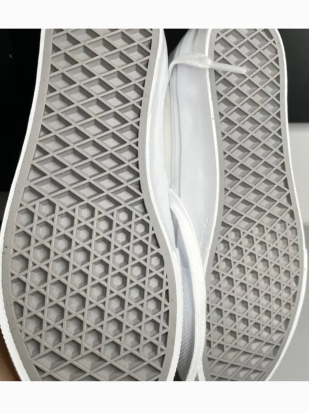 Vans - Picture 3 of 3